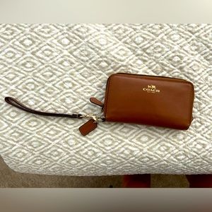 Coach two pocket wallet/wristlet